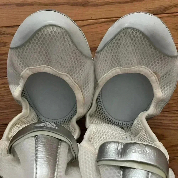 Vintage Adidas Stella  McCartney Foldable Travel Flat in Love-heart bag - Picture 2 of 5